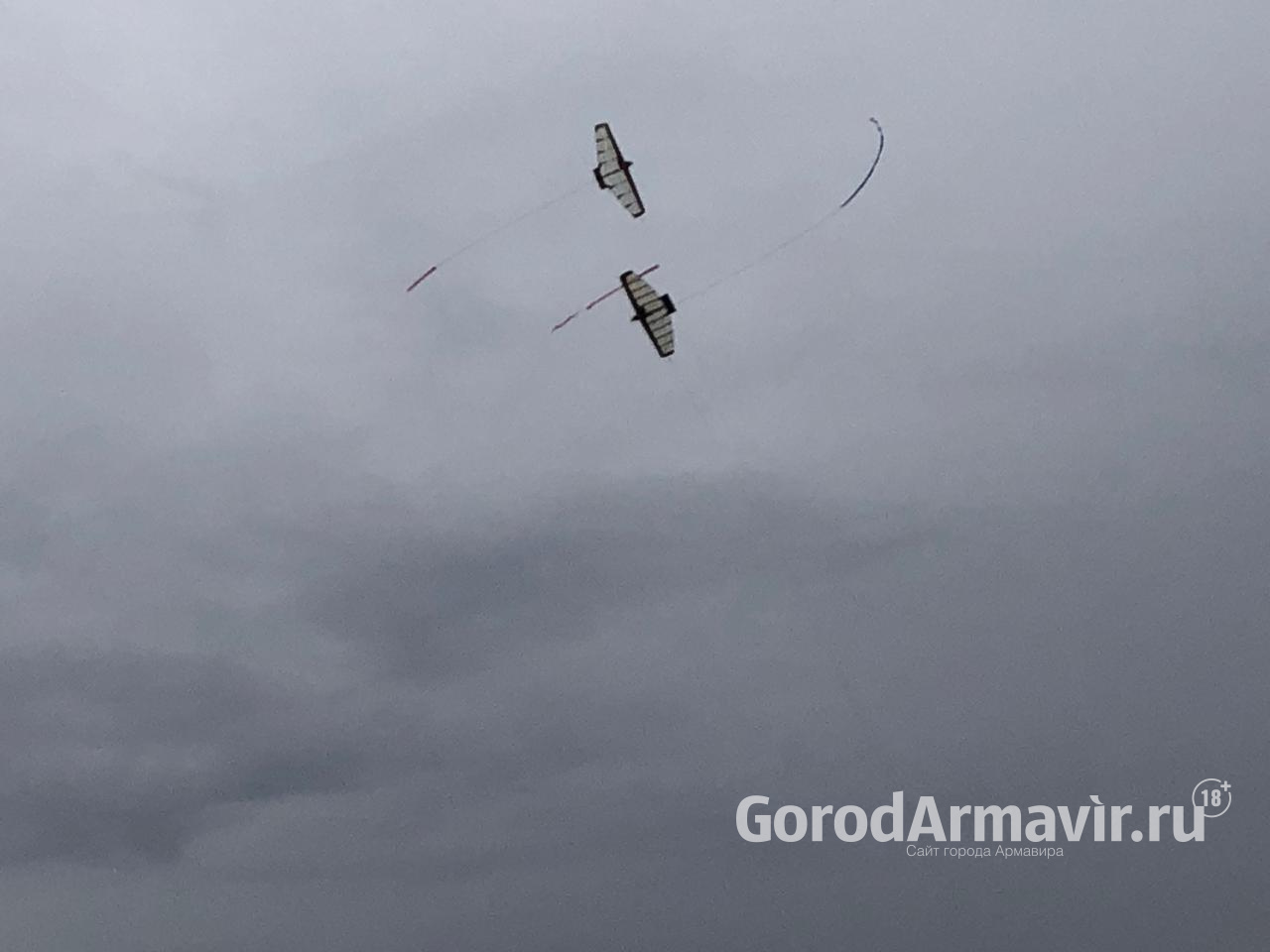 В Армавире 23 авиамоделиста состязались в воздушном бое