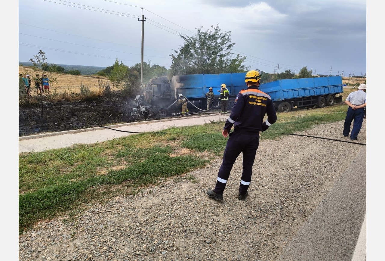 Водитель «Калины» заживо сгорел при ДТП с «Камазом»  на трассе под Армавиром 