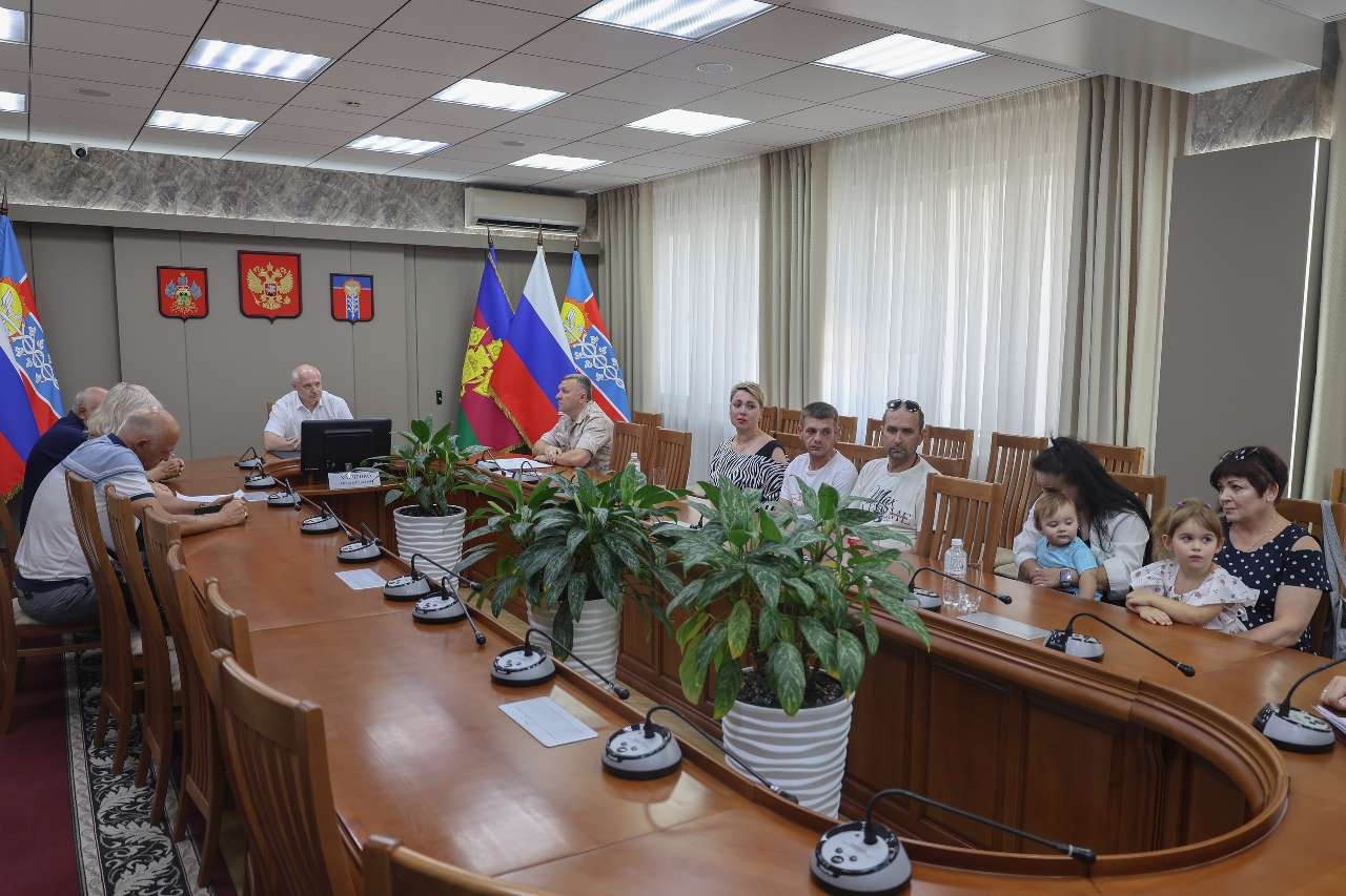 В Армавире двух горожан-участников СВО наградили медалью «За отвагу» посмертно