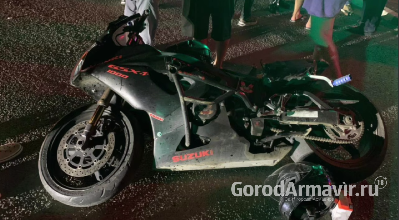 В Армавире в результате ночного ДТП погиб 34-летний пассажир мотоцикла «Сузуки»