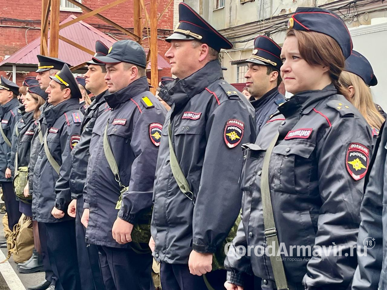 В Армавире полицейские выявили 10 нарушающих закон № 1539 подростков 