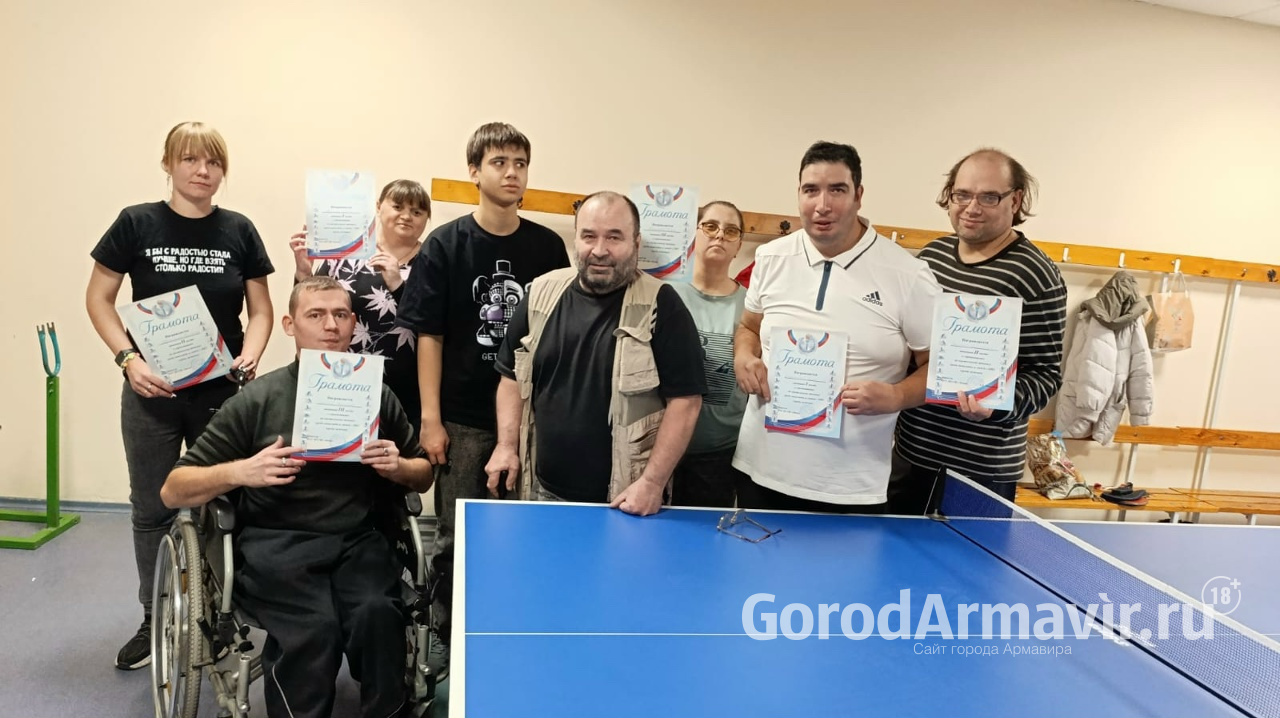 В Армавире в спортивной школе "Лидер" прошли соревнования по настольному теннису среди инвалидов