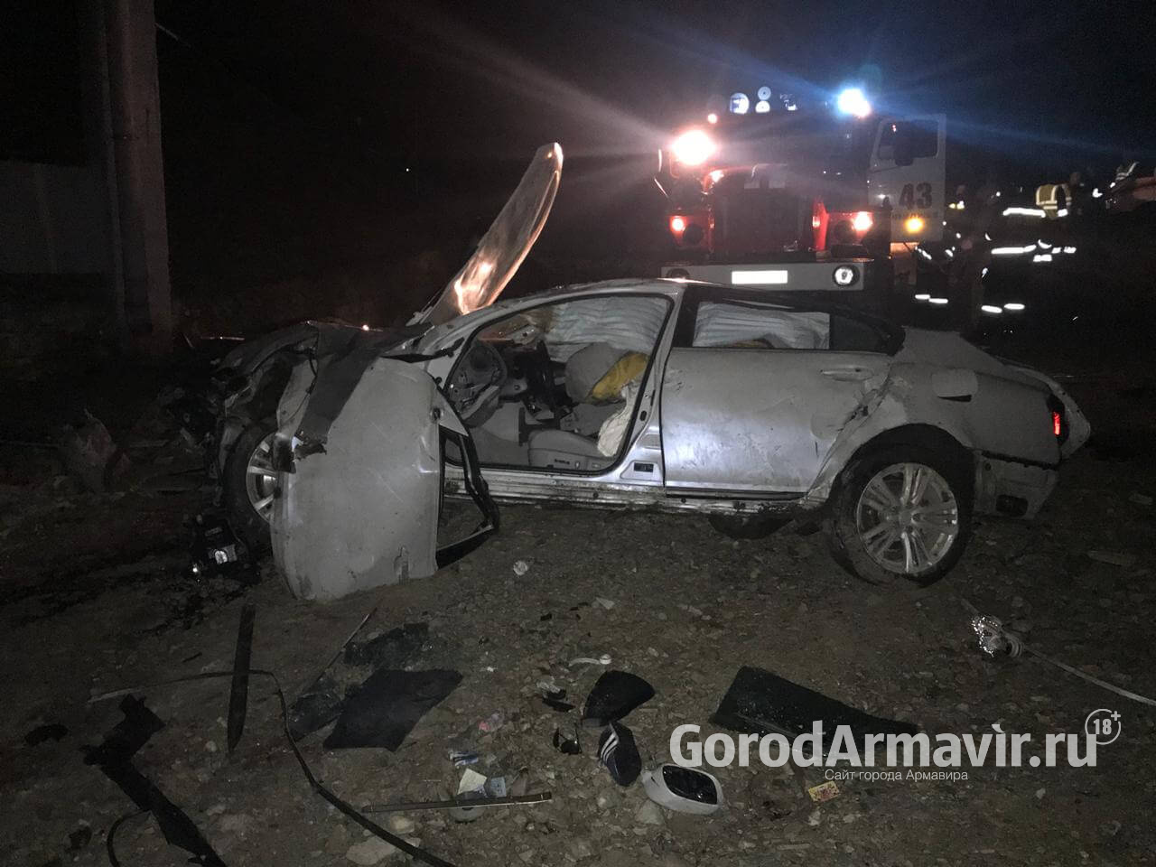 Водитель и трое детей пострадали во время падения Lexus с моста на Кубани