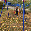 Уличный тренажер и качалку - балансир установили на детской площадке в поселке Заветном 