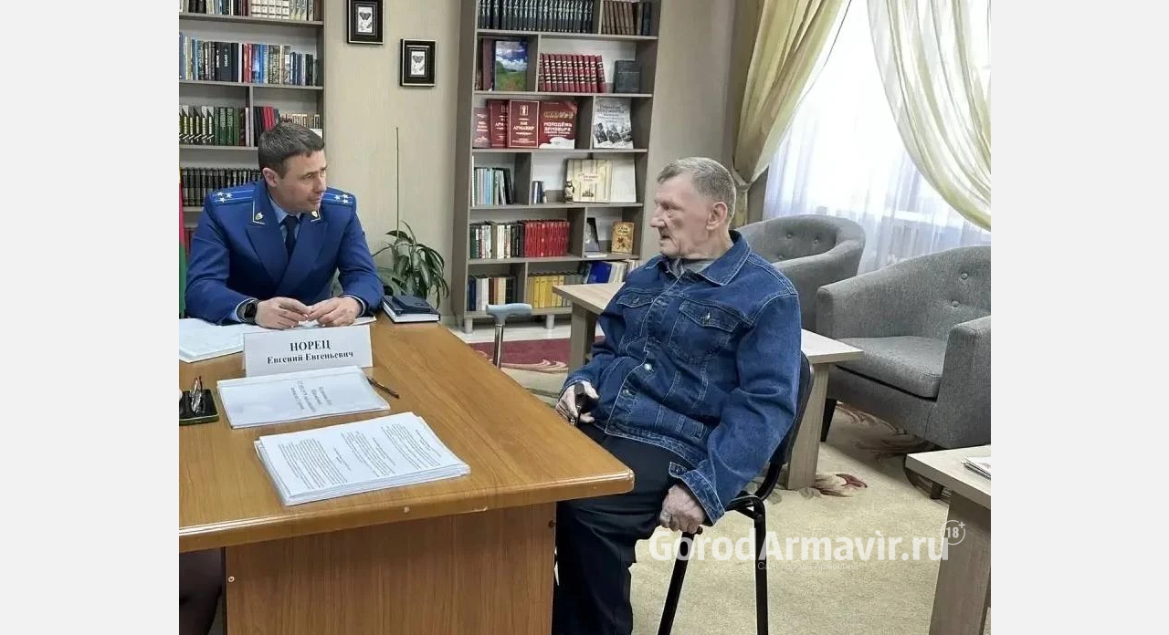 Прокурор Армавира провел личный прием в доме престарелых 