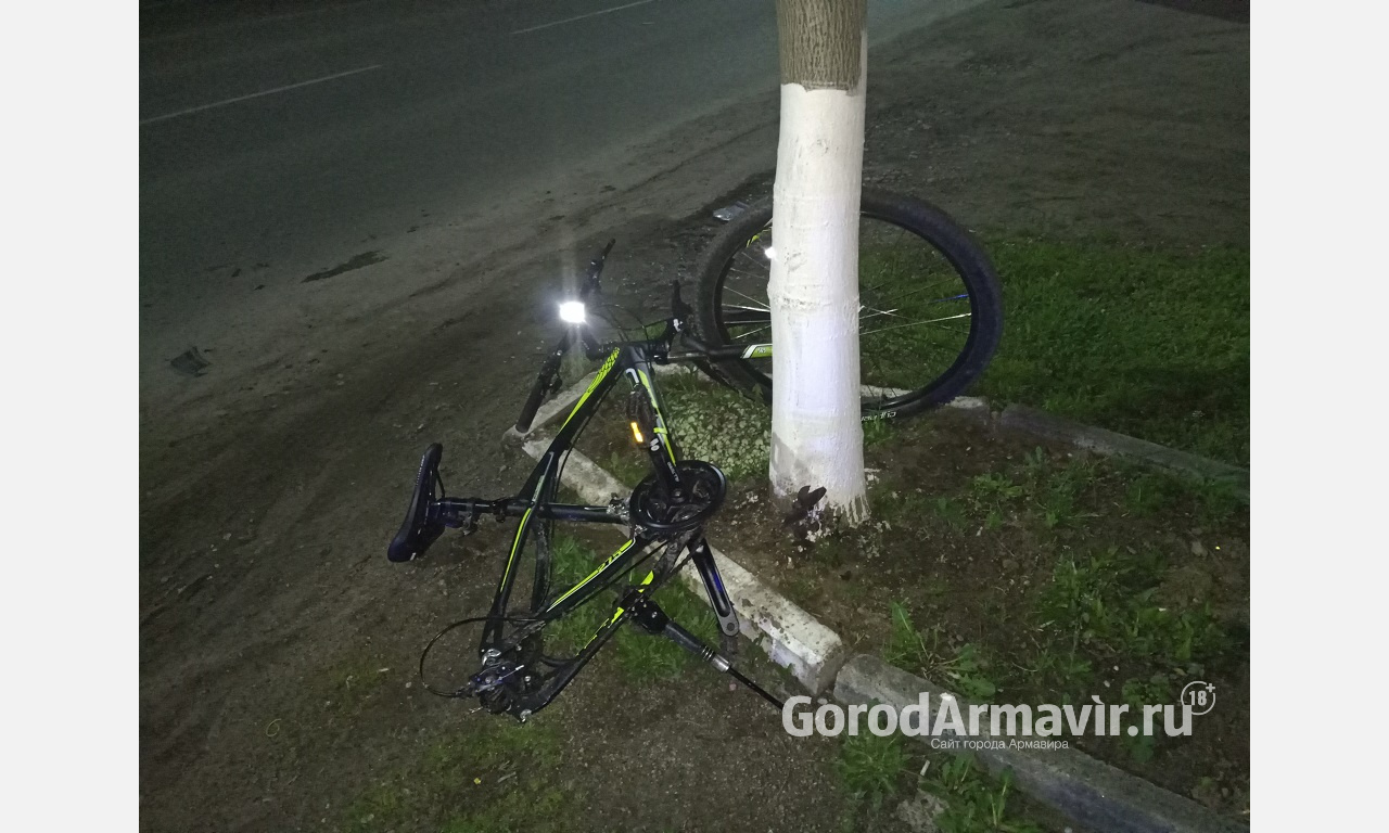 В Армавире автоледи сбила велосипедиста на улице Тургенева 