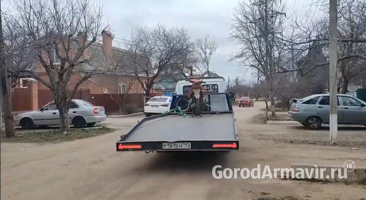 Мопедист без прав задержан на улице Горького в Армавире