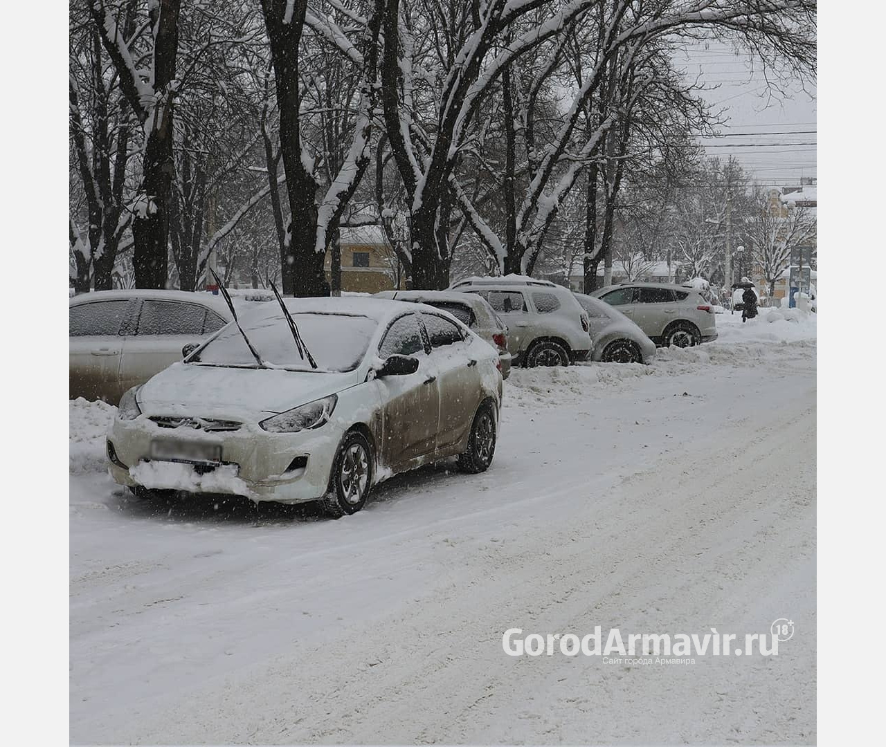 Из-за обильных снегопадов жителей Армавира просят воздержаться от поездок на авто 