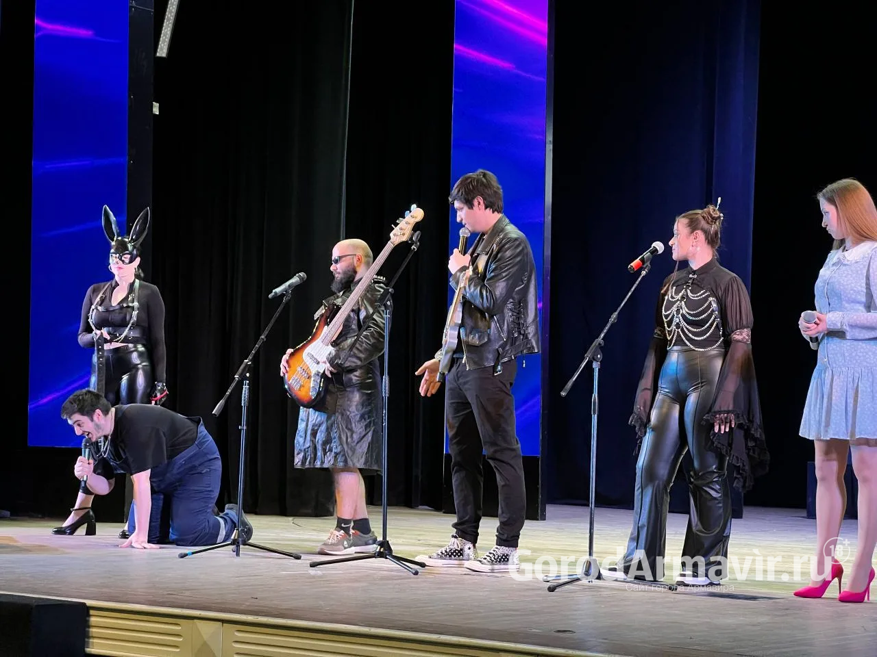 Команда КВН «Самая грустная рок-группа» вышла в 1/4 финала Премьер-лиги