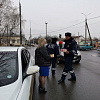 В Армавире госавтоинспекторы поздравили автоледи с 8 марта