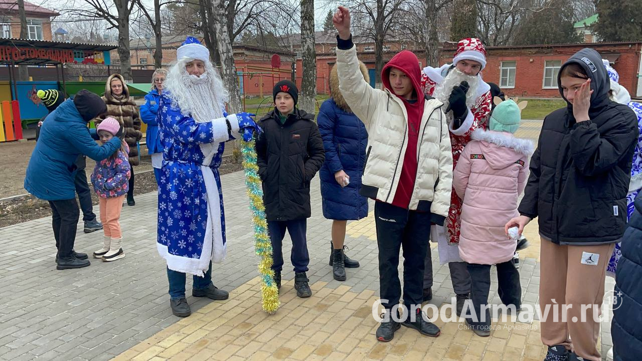 В Армавире байкеры устроили праздник детям из социально-реабилитационного центра