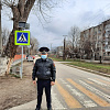  В Армавире инспектор дорожного надзора проверил пешеходные переходы у учебных заведений 