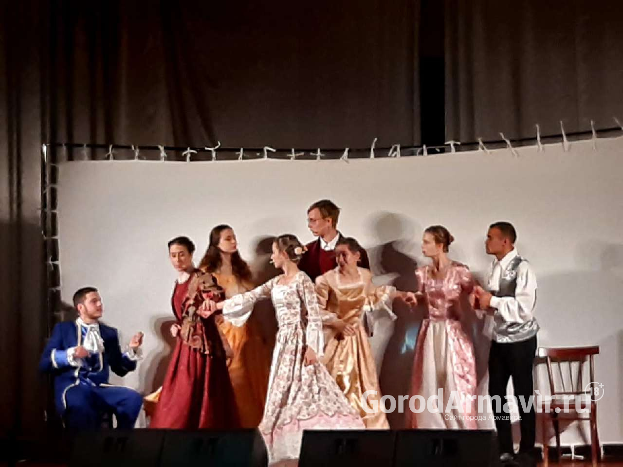 На сцене Школы искусств Армавира представили театральную постановку  «Великая!.. с любовью, Екатерина»