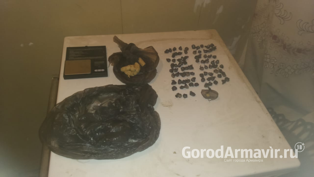 Полицейские задержали 53-летнего водителя из Армавира с 2 пакетами наркотиков 