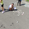 В Армавире регоператор «ЭкоЦентр» предложил детям нарисовать на асфальте экогород