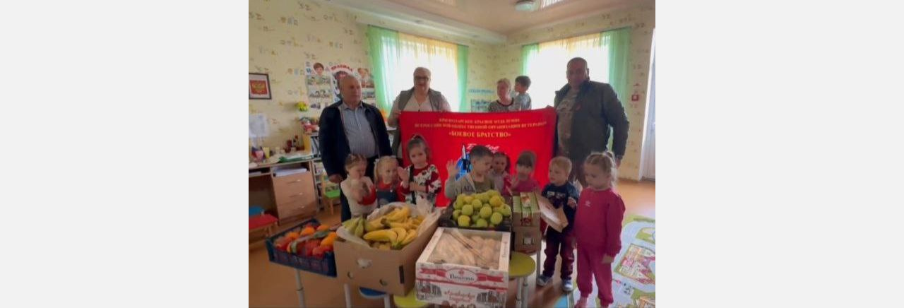 Более тонны гуманитарных грузов доставили к 9 мая меценаты из Армавира в Херсонскую область