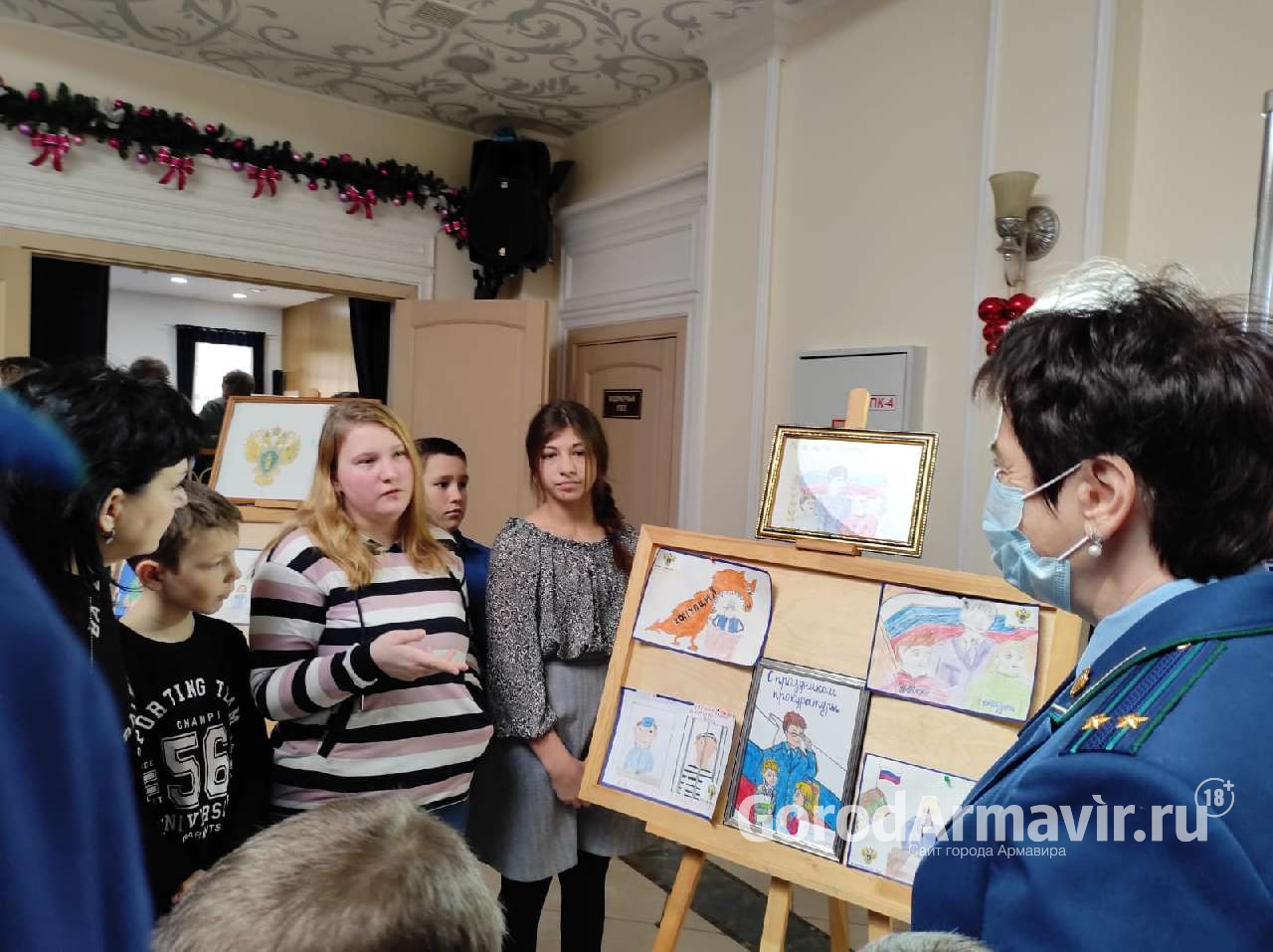 В Армавире в детской деревне «Виктория» наградили участников конкурса к 300-летию прокуратуры