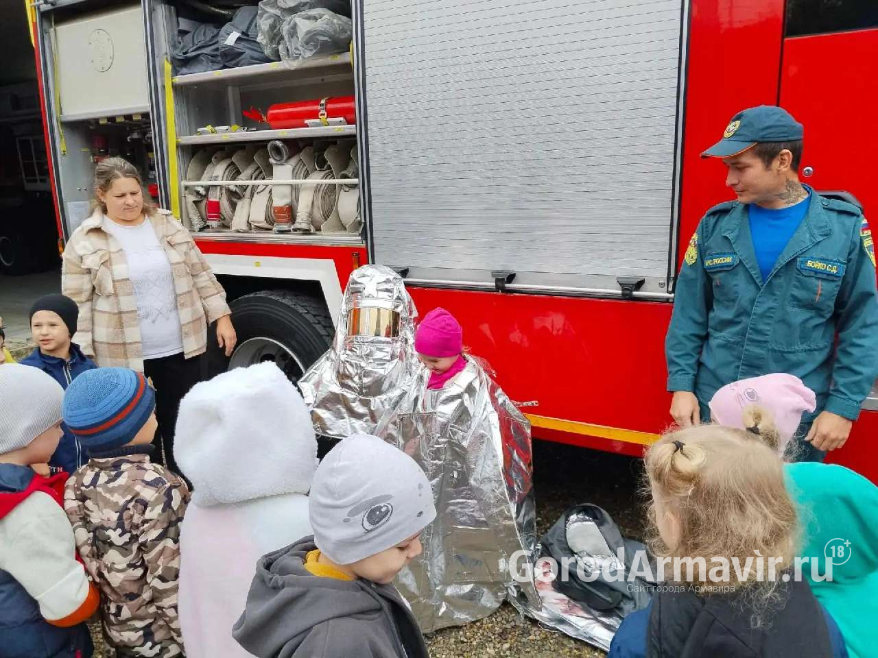 В Армавире активисты первичного отделения МАДОУ№12 посетили пожарную часть