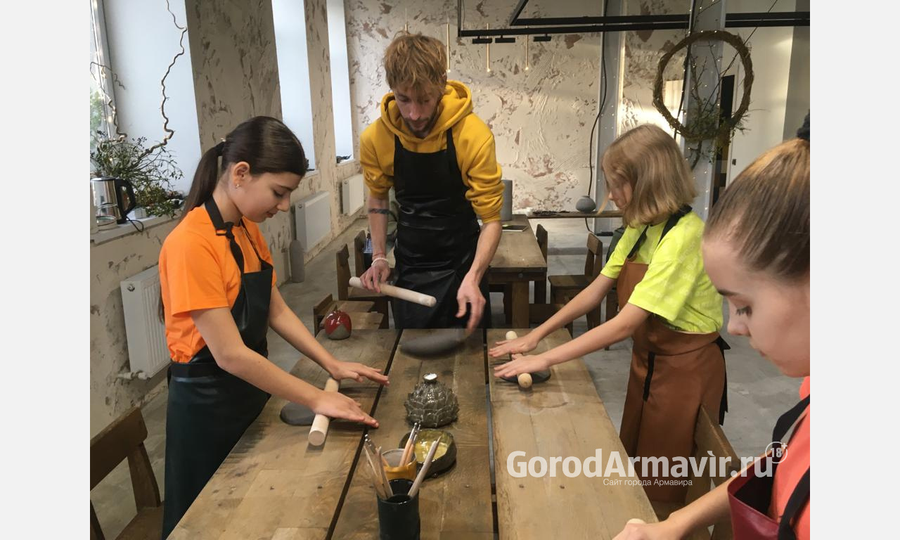 Предприниматель из Армавира получил грант в 500 тыс руб на проведение мастер-классов по керамике 