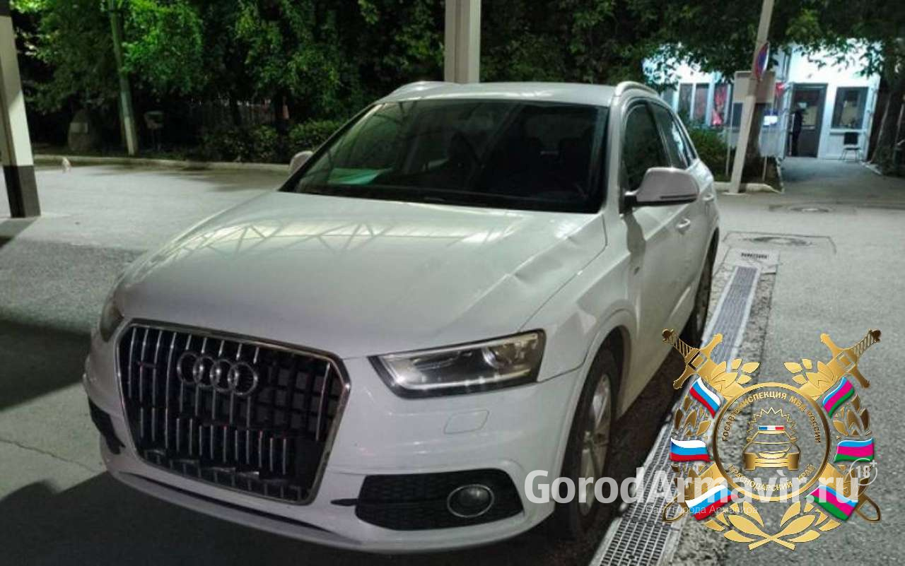 Лишенный прав водитель Audi сбил 18-летнюю девушку на пешеходном переходе в Армавире 
