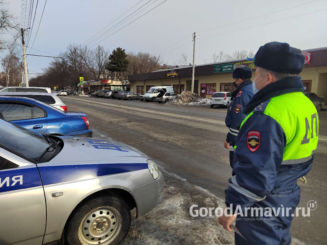 В Армавире автохам врезался в припаркованную «двенадцатую» и скрылся 