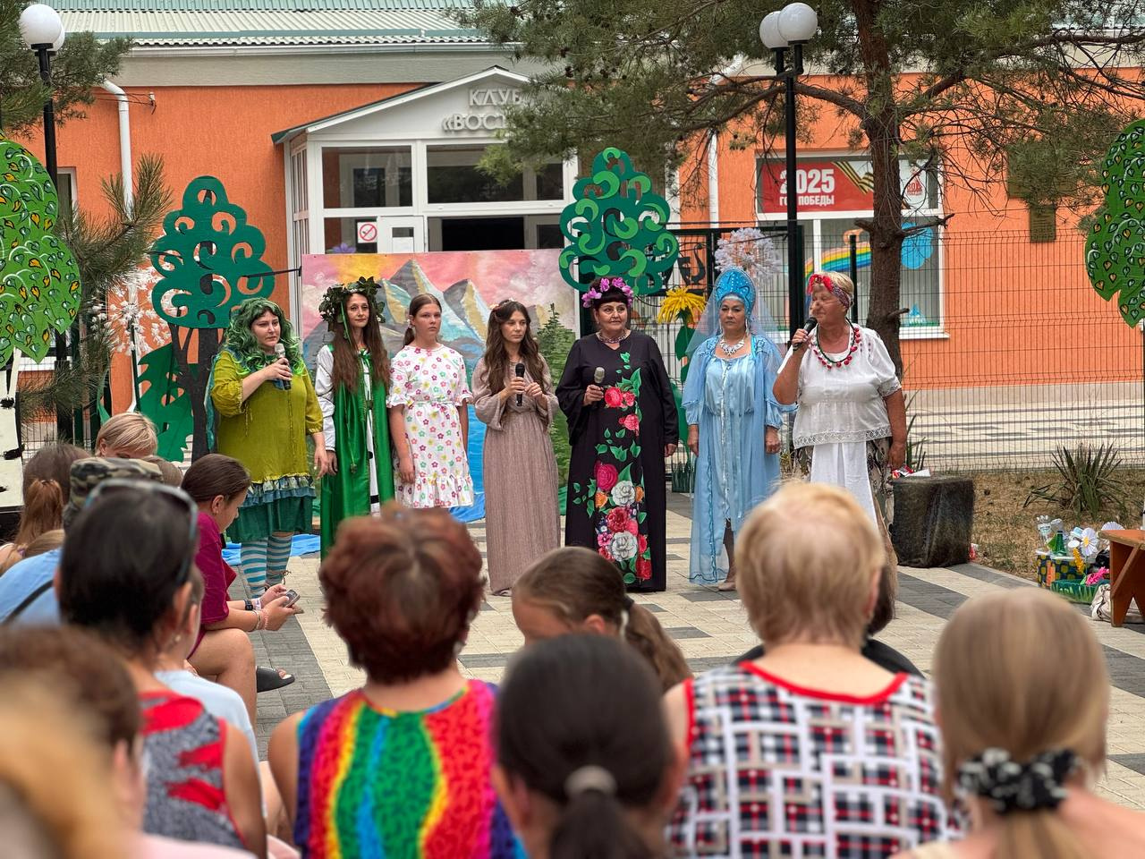 В поселке Восток прошла театрализованно-игровая программа «Голос природы»