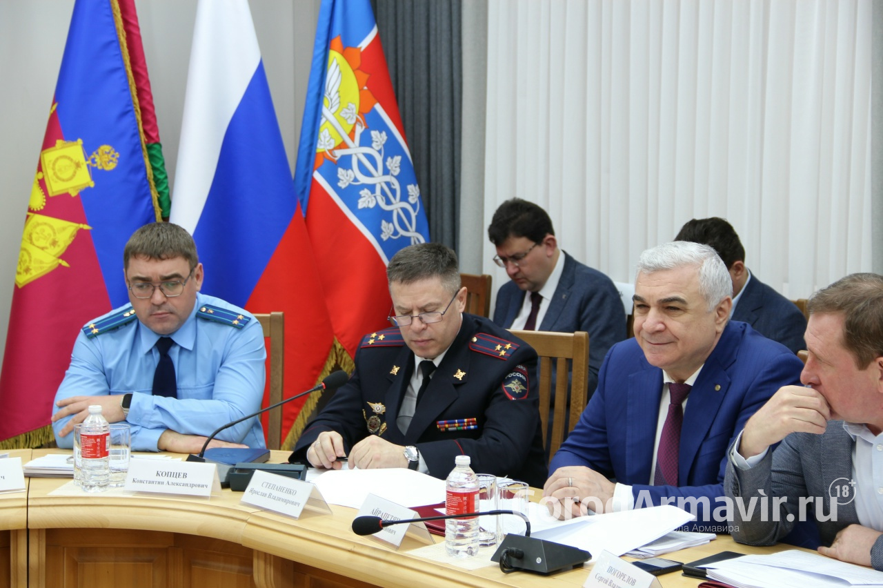 Начальник полиции Армавира рассказал депутатам об итогах работы в 2025 году 