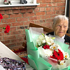 В Армавире поздравили с 80-летием Победы ветерана Надежду Шведову