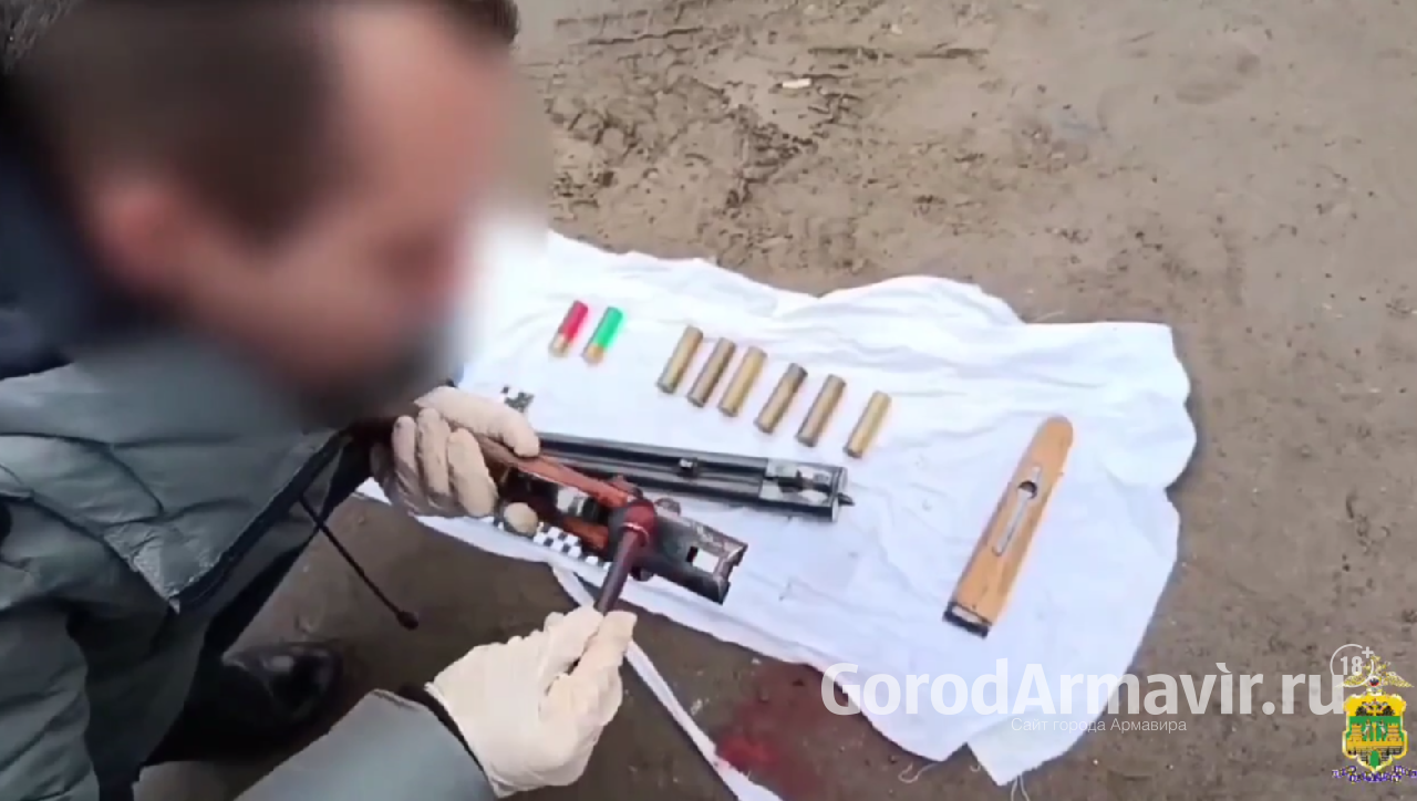 Грабителей ювелирного магазина с оружием задержали полицейские в Армавире 