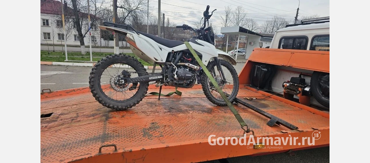 Подросток на «Эндуро» без прав и знаний ПДД задержан на дороге в Армавире 