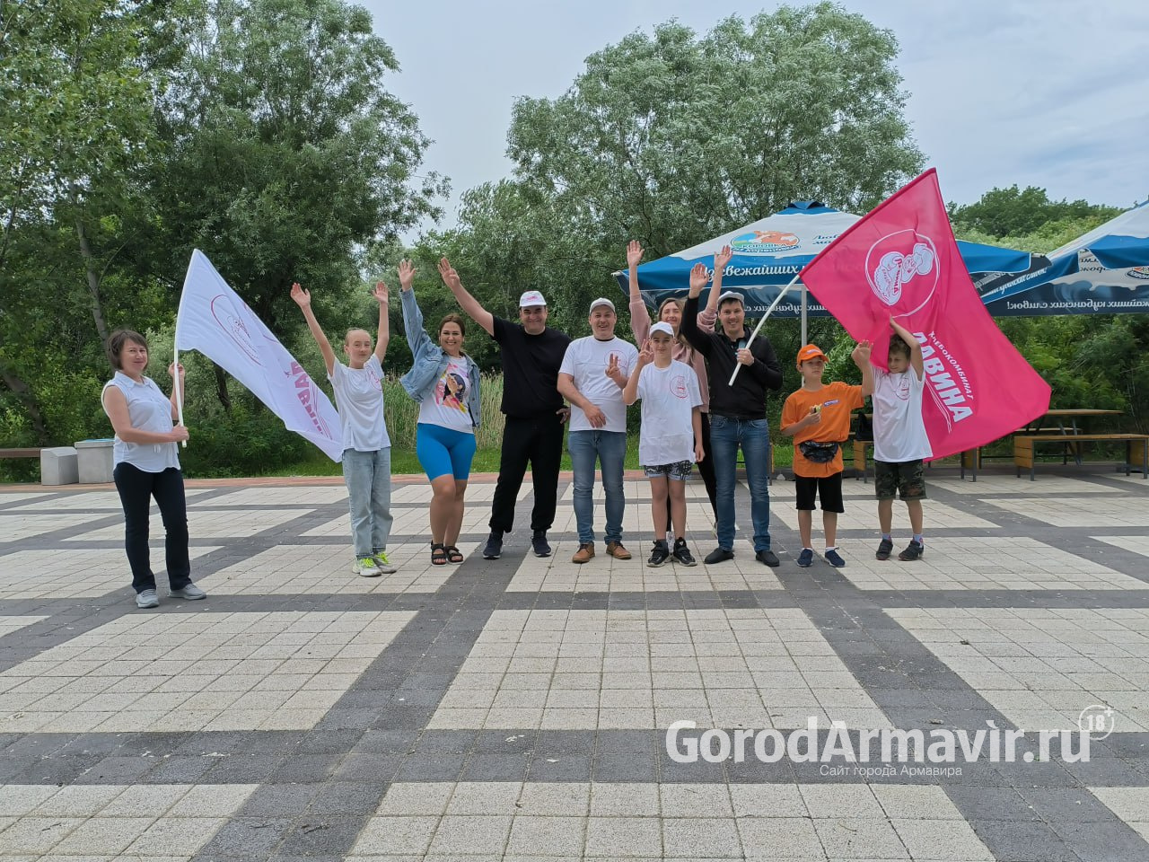 Сотрудники хлебокомбинатов «Лавина» и «Новокубанский» провели экологический  пикник в парке «Городская