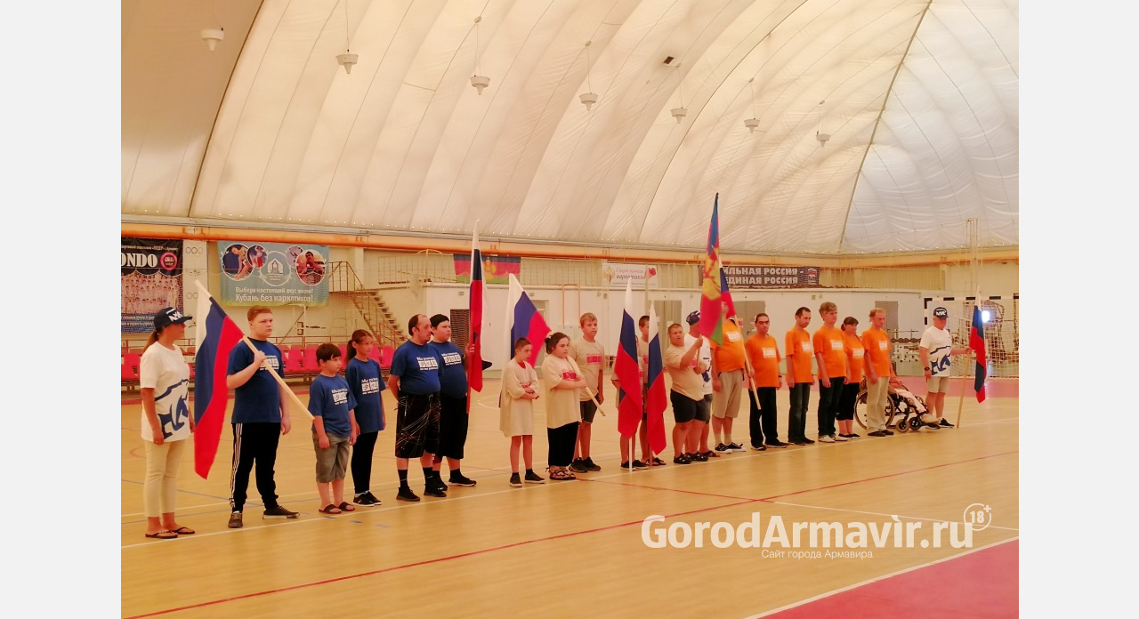 В Армавире в честь Дня российского флага провели спартакиаду среди инвалидов 