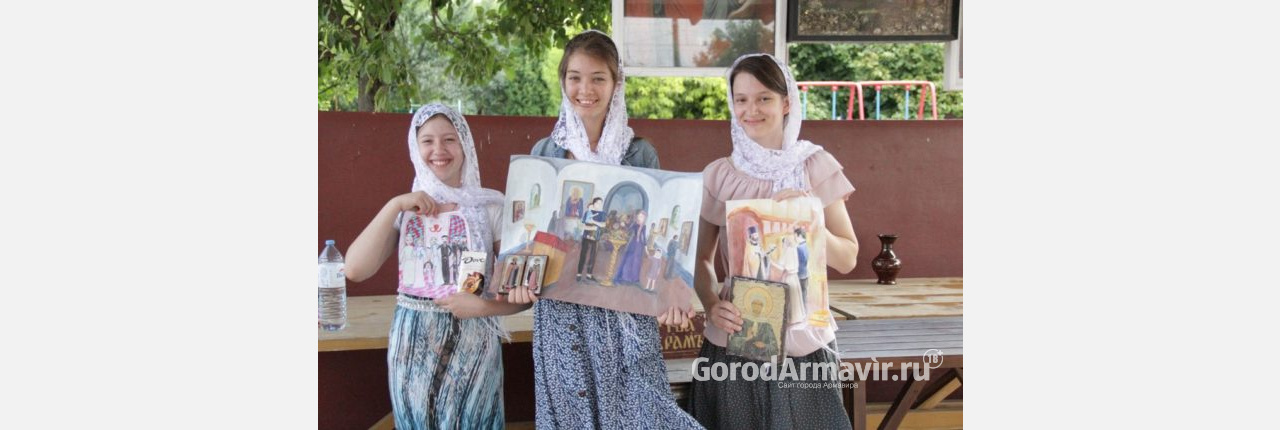 Служители Армавирской епархии провели конкурс рисунков и беседу с прихожанами