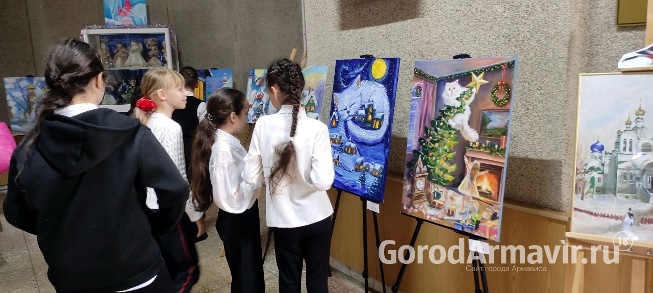 В Армавире в Центральной детской библиотеке им. З. Космодемьянской открылась выставка «Бело на моем полотне»