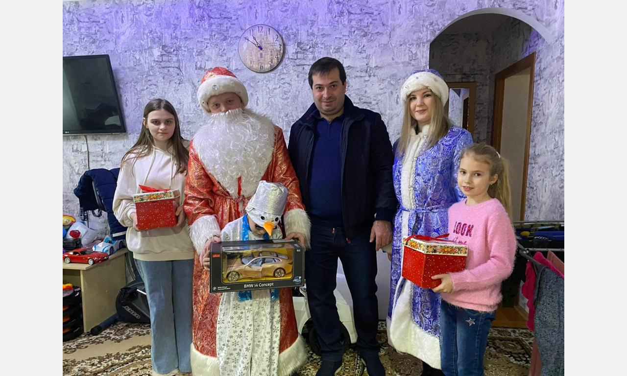 Депутат Георгий Мкртычан в рамках акции «Доброелка» исполнил мечты 9 ребят 