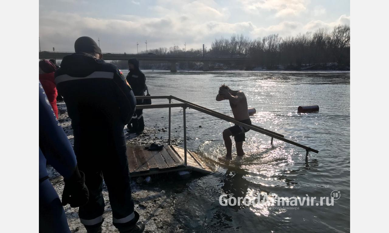 Крещенские купания в Армавире пройдут 19 января в 12:00 на правом берегу реки Кубань 