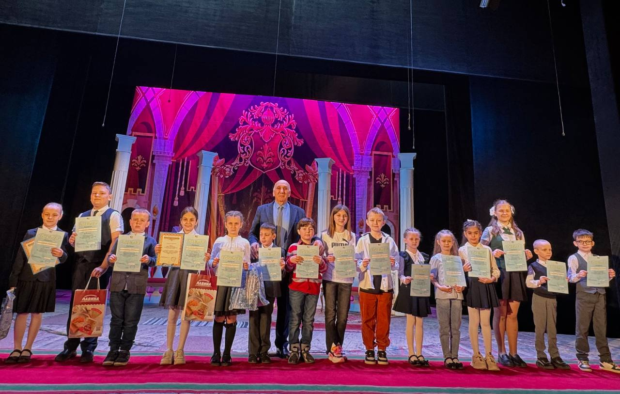 В Армавире наградили победителей конкурса детских рисунков в рамках недели «Театр-детям»