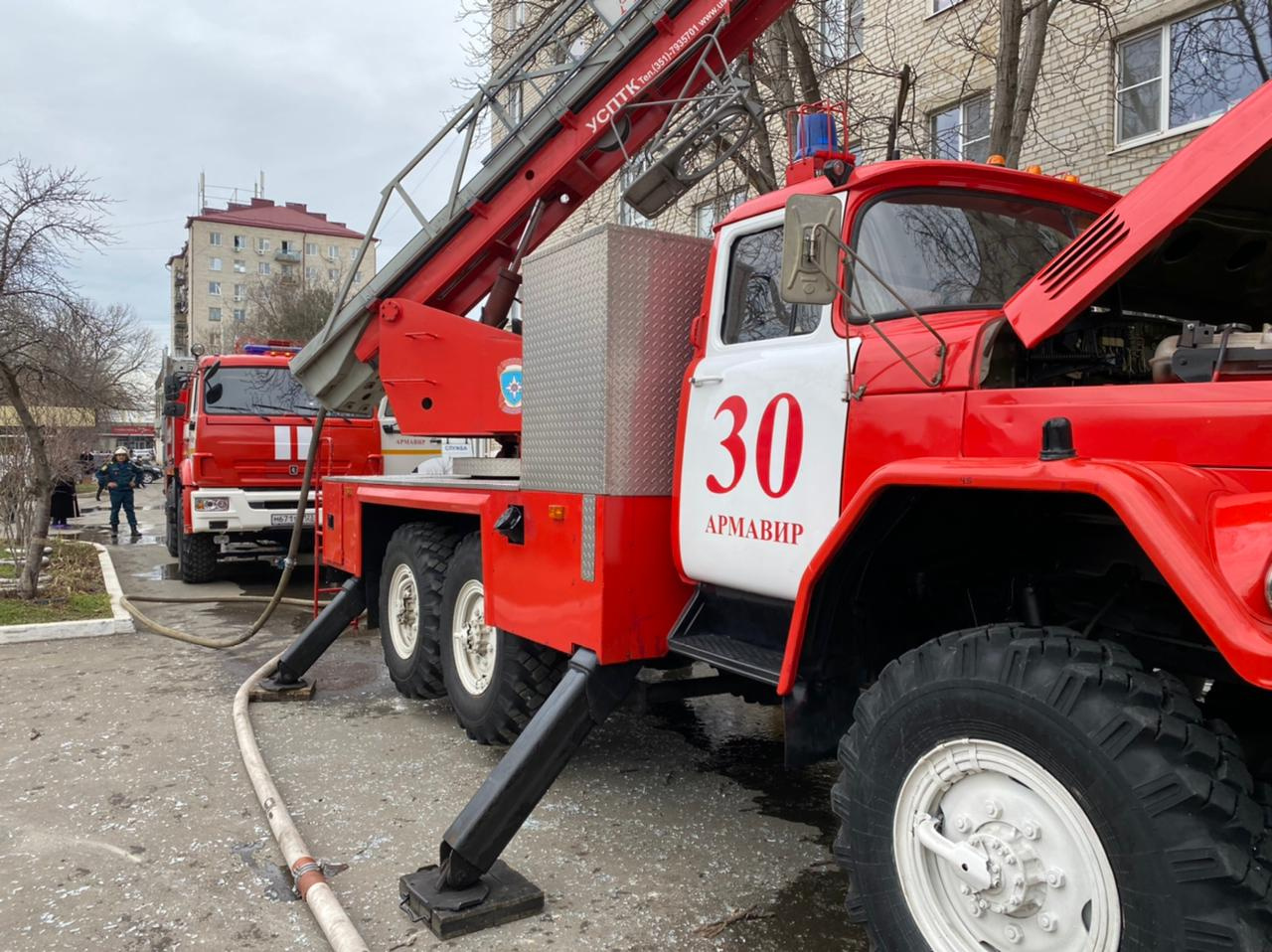 В Армавире ночью 9 августа произошёл пожар на Азовском рынке 