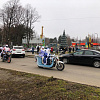 В Армавире 35 байкеров провели мотопробег в костюмах Дедов Морозов