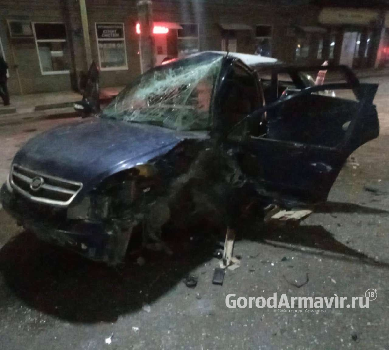 В Армавире 5 человек пострадали во время ночного ДТП на улице Мира 