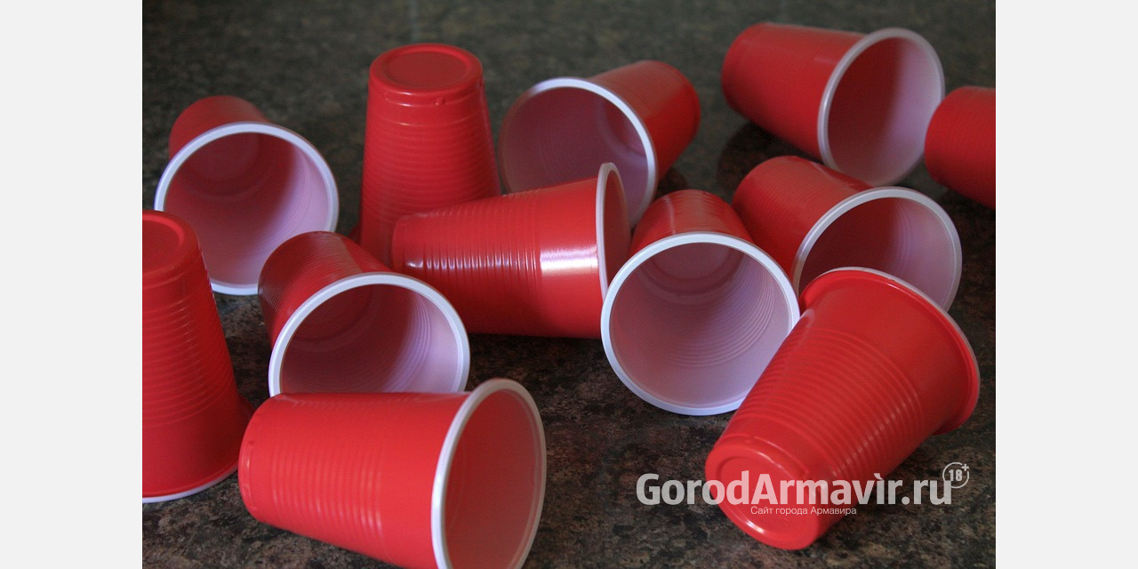 В России планируют запретить пластиковую посуду 
