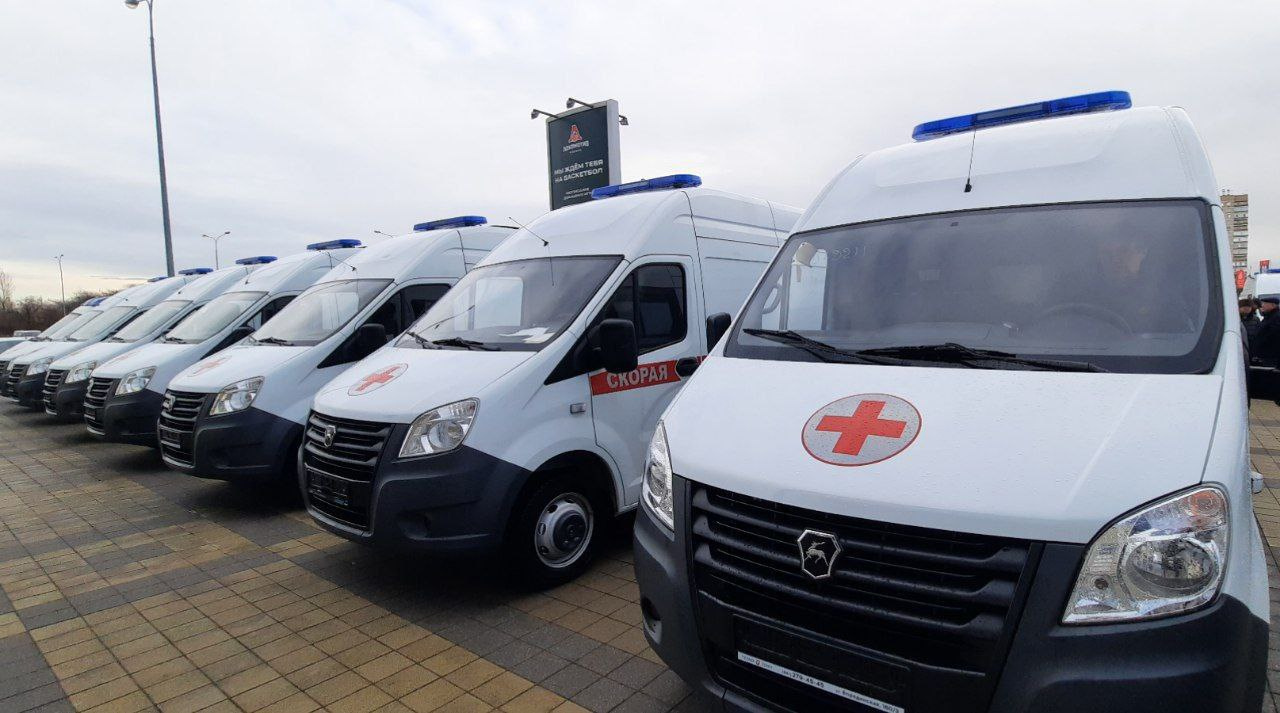 Автопарк врачей Армавира пополнится 2 новыми каретами скорой помощи и 3 легковыми автомобилями 