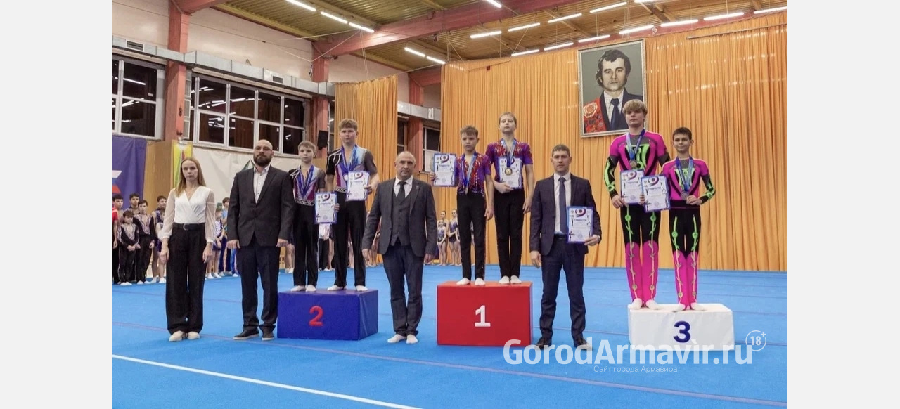 Армавирцы завоевали медали на первенстве и Чемпионате ЮФО по спортивной акробатике 