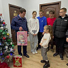 Следователи Армавира в рамках акции «Елка желаний» вручили подарки 2 детям 