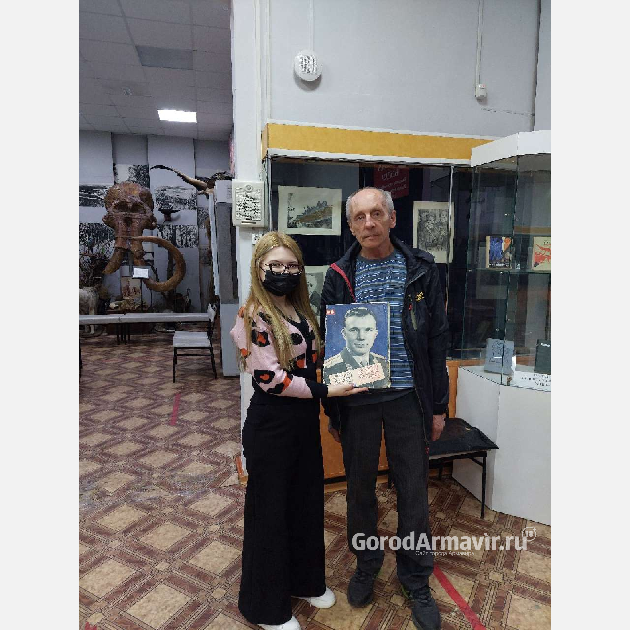 Житель Армавира в День космонавтики подарил музею журнал «Огонек» 1961 года 