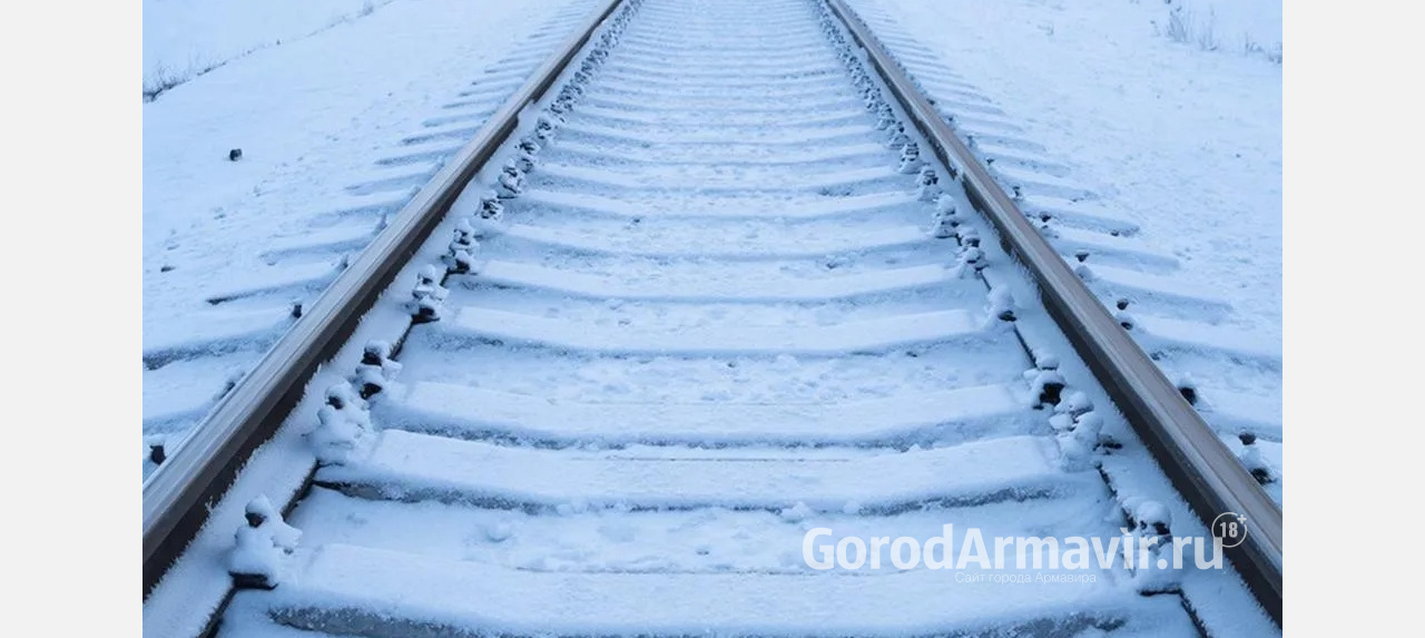 Власти Армавира передали 2800 наборов еды пассажирам застрявших в снегу поездов