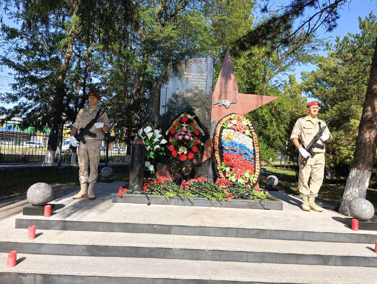 В Армавире прошёл траурный митинг в память о погибших бойцах спецназа