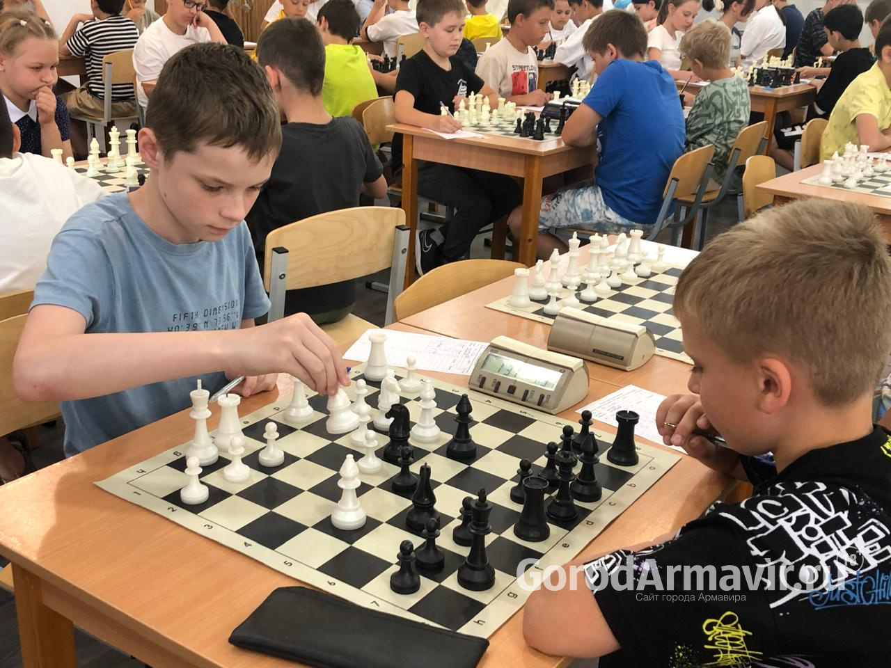 В Армавире участниками соревнований по шахматам стали более 200 человек