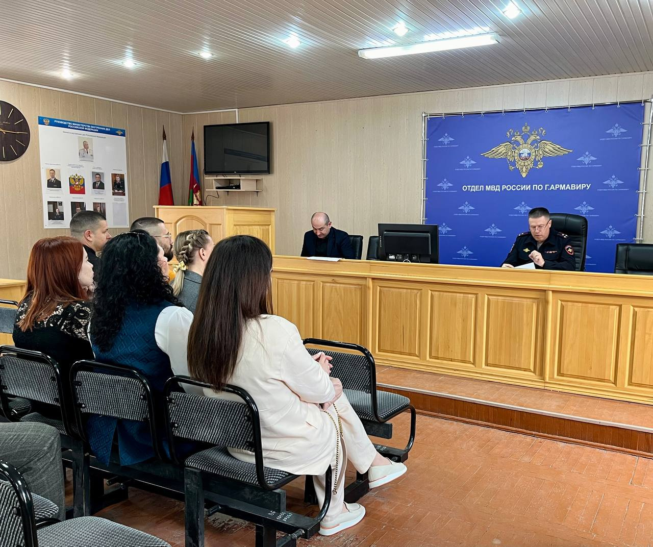 Полицейские Армавира рассказали риелторам об уловках мошенников 