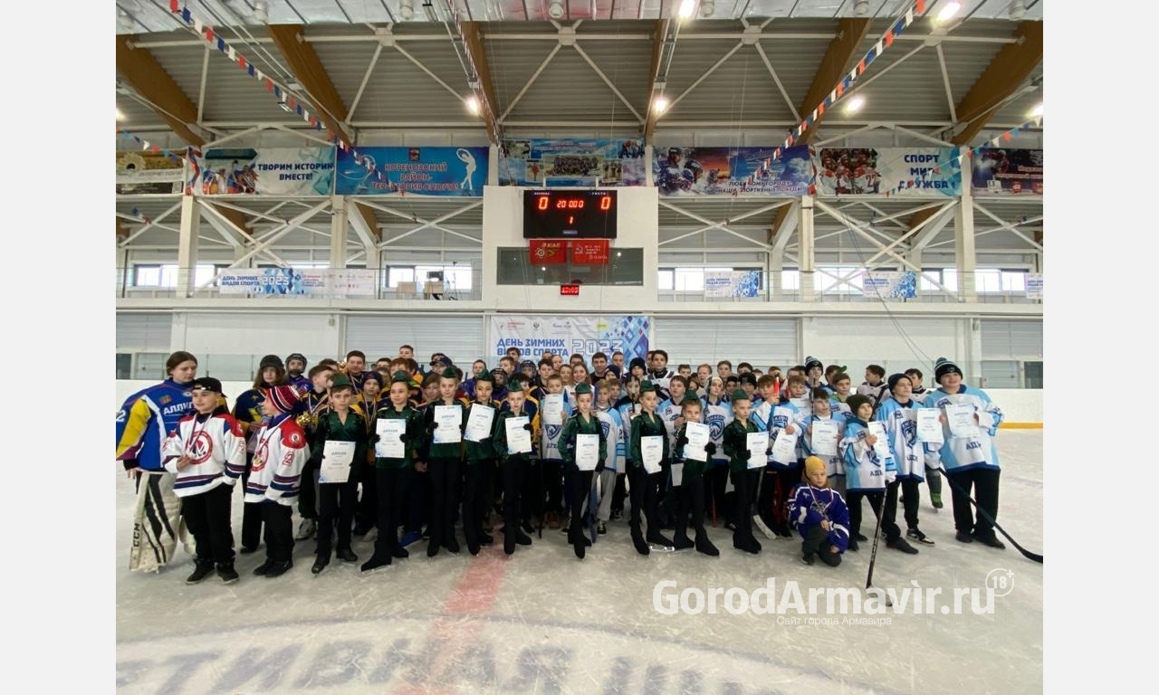 Команда «Альбатрос» из Армавира заняла 2 место в Первенстве Кореновского района по хоккею 